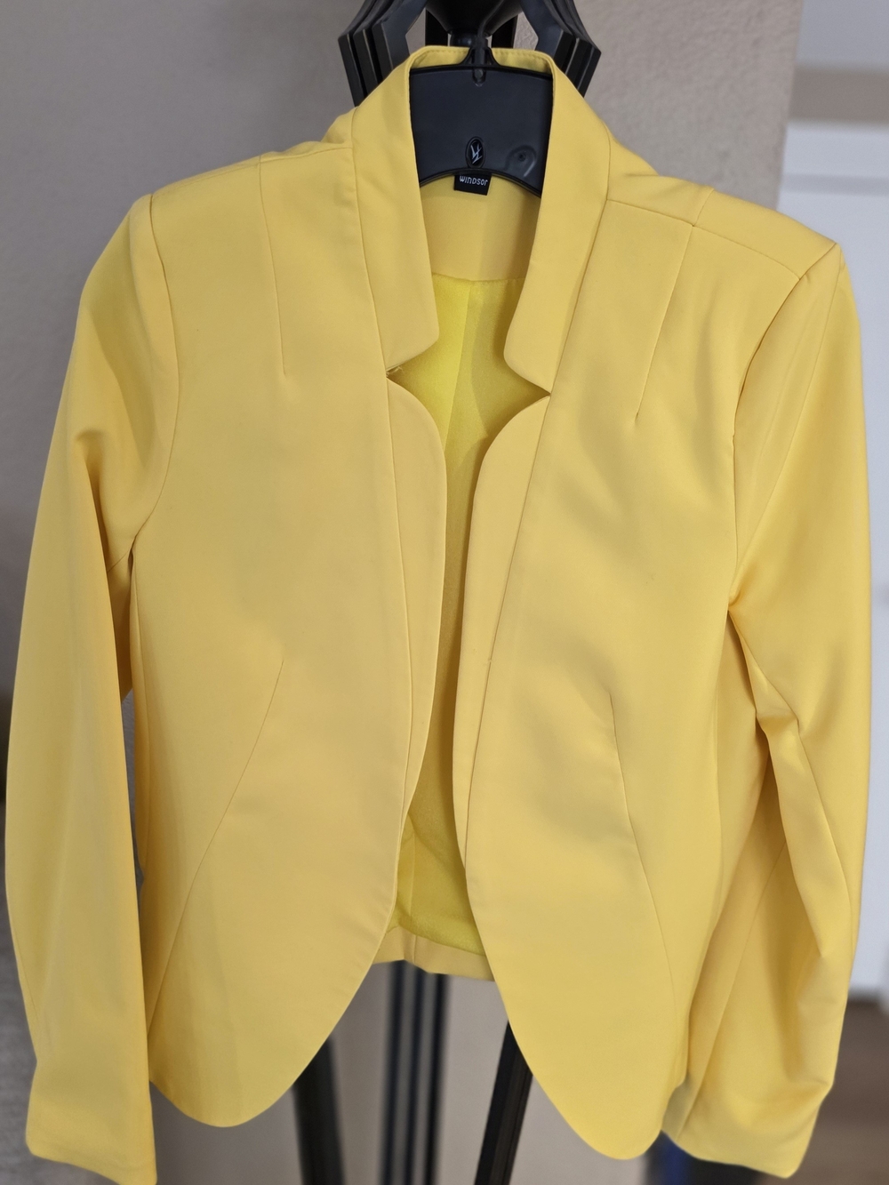 Windsor Yellow Open-Front Collarless Blazer